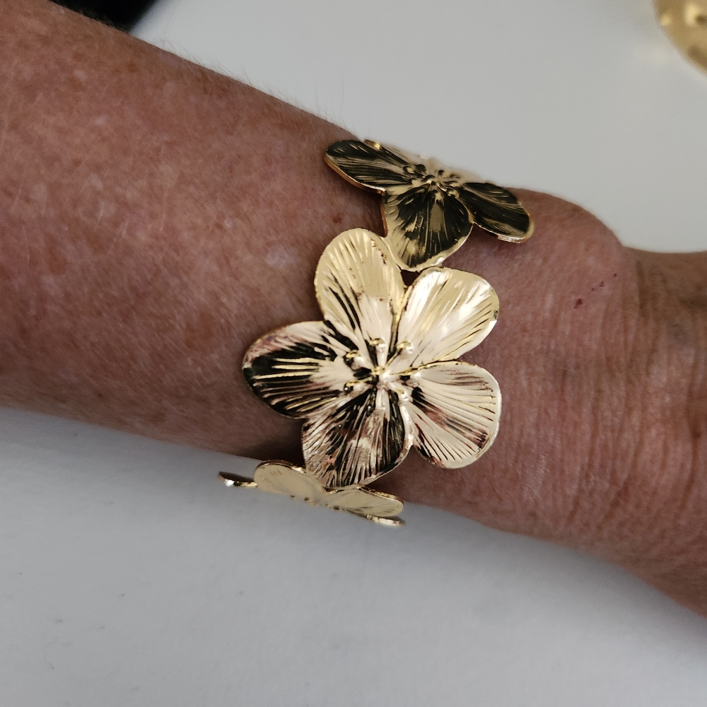 New Gold Floral Cuff 18kt Gold Bracelet